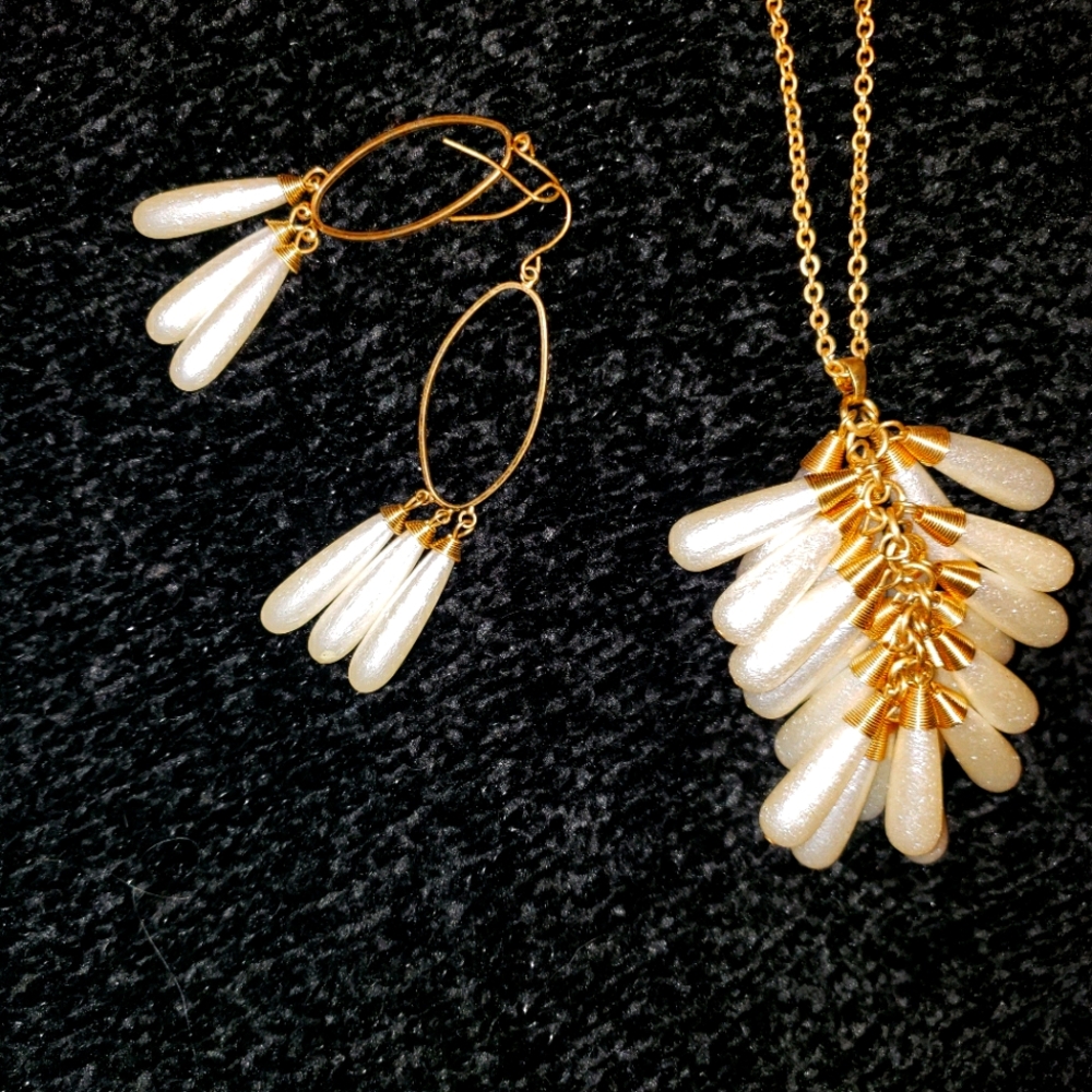 Plunder pearl earring/necklace